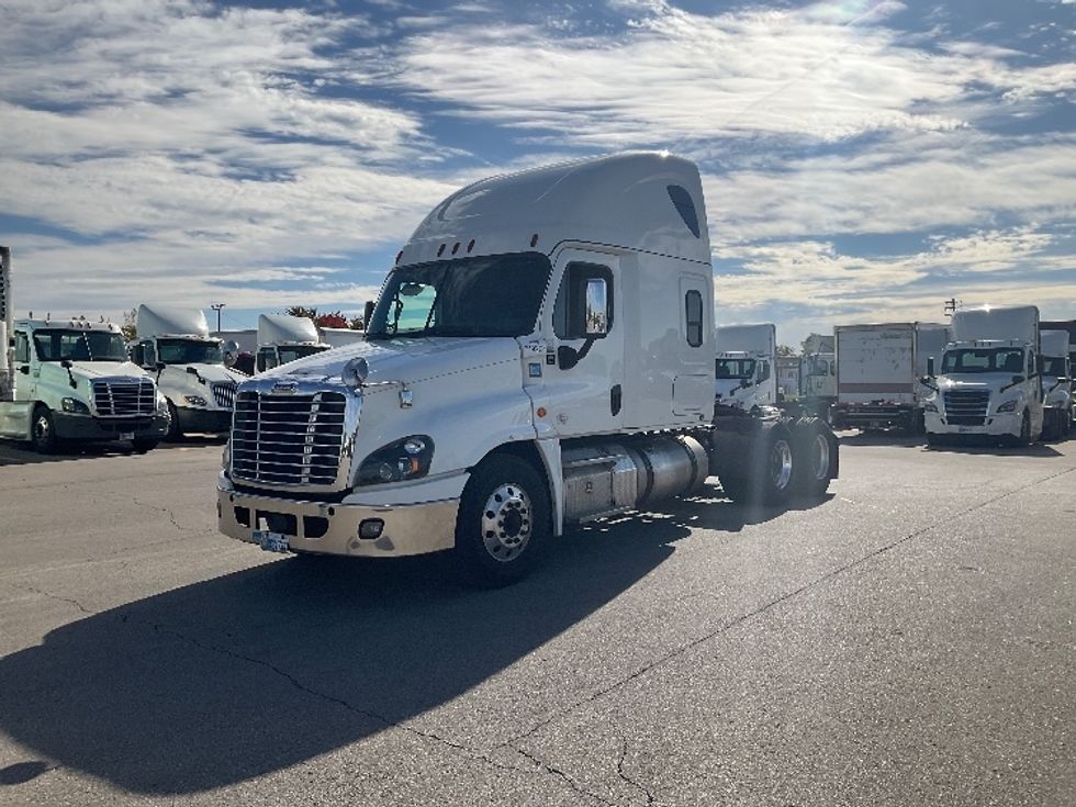 Sleeper Tractor-Heavy Duty Tractors-Freightliner-2020-Cascadia 12564ST-Piqua-OH-509,463\n\t\tmiles-$ 55,750 - Image 3