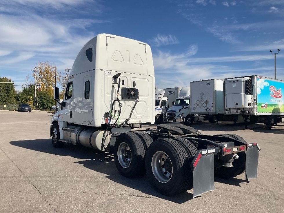 Sleeper Tractor-Heavy Duty Tractors-Freightliner-2020-Cascadia 12564ST-Piqua-OH-509,463\n\t\tmiles-$ 55,750 - Image 5