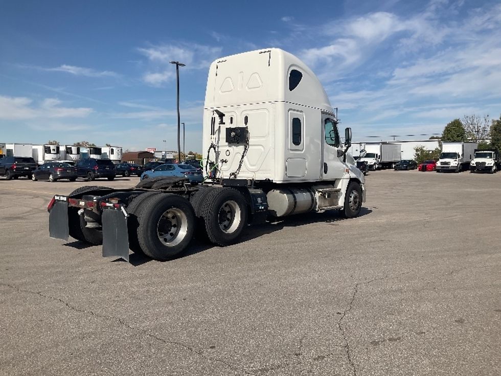 Sleeper Tractor-Heavy Duty Tractors-Freightliner-2020-Cascadia 12564ST-Piqua-OH-509,463\n\t\tmiles-$ 55,750 - Image 7