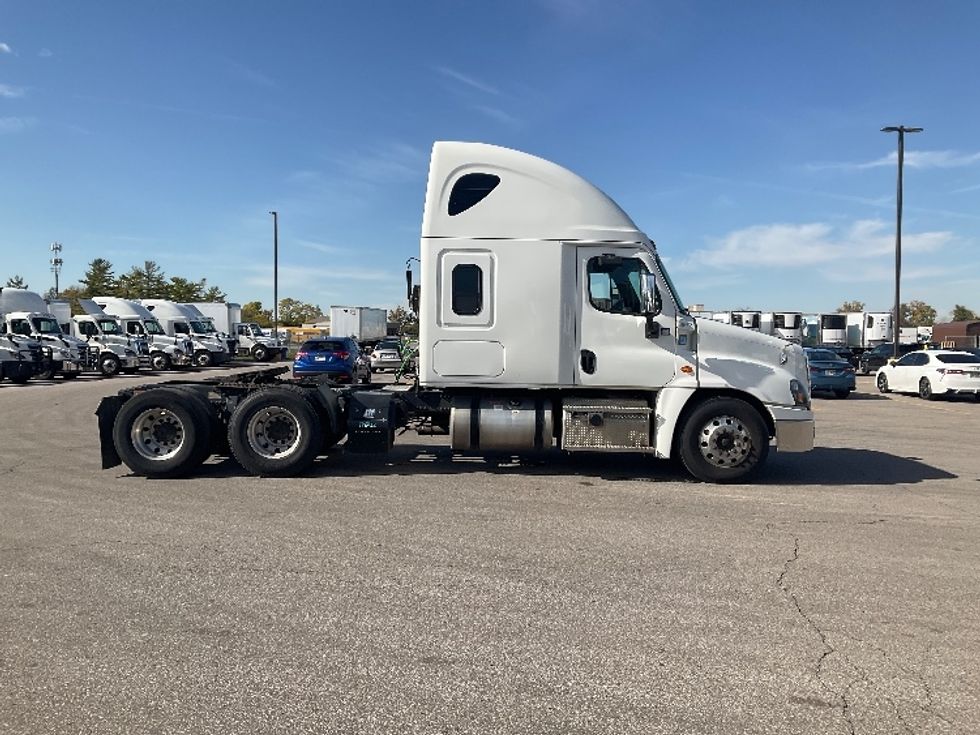 Sleeper Tractor-Heavy Duty Tractors-Freightliner-2020-Cascadia 12564ST-Piqua-OH-509,463\n\t\tmiles-$ 55,750 - Image 8