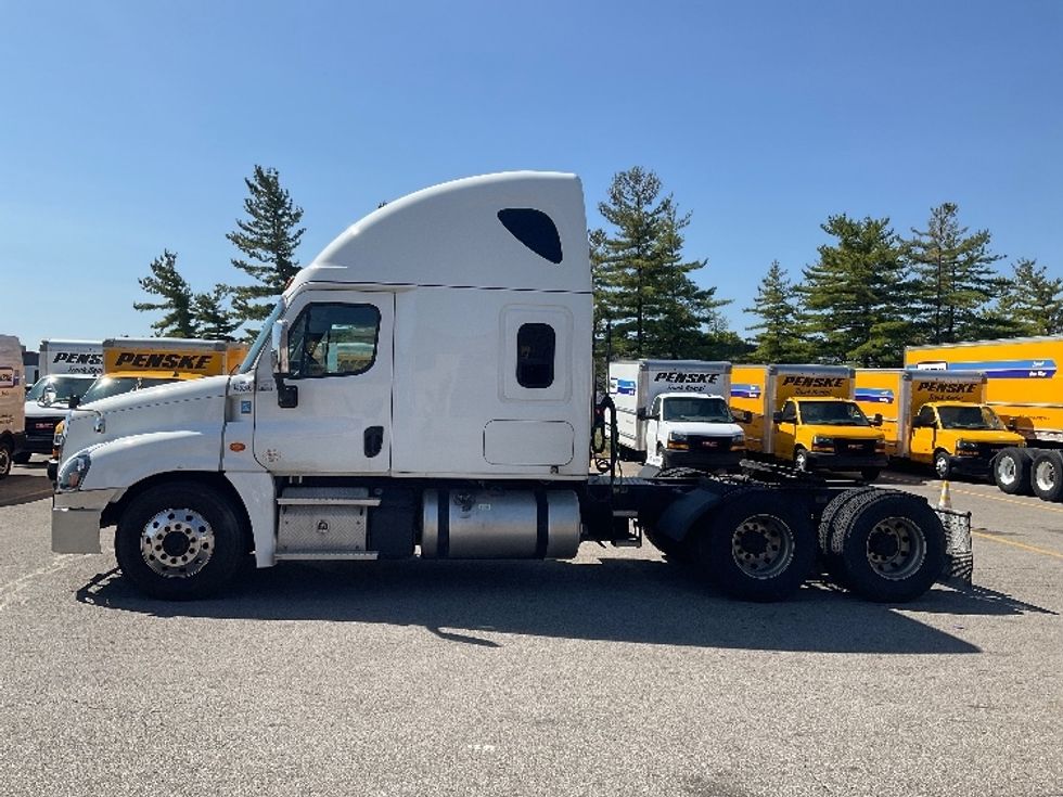Sleeper Tractor-Heavy Duty Tractors-Freightliner-2020-Cascadia 12564ST-Piqua-OH-529,143\n\t\tmiles-$ 55,250 - Image 4