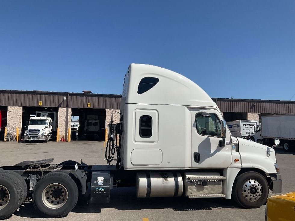 Sleeper Tractor-Heavy Duty Tractors-Freightliner-2020-Cascadia 12564ST-Piqua-OH-529,143\n\t\tmiles-$ 55,250 - Image 8