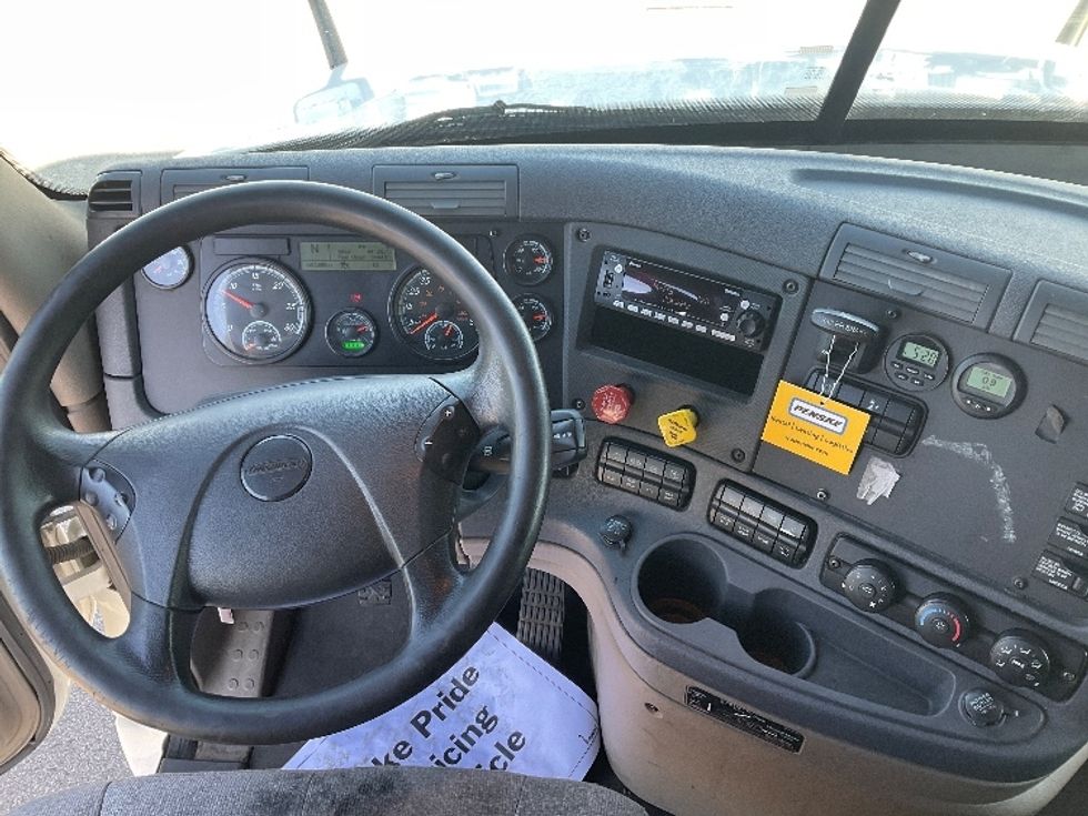 Sleeper Tractor-Heavy Duty Tractors-Freightliner-2020-Cascadia 12564ST-Piqua-OH-561,583\n\t\tmiles-$ 51,500 - Image 11