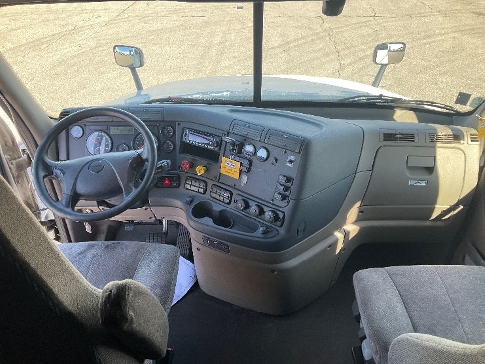 Sleeper Tractor-Heavy Duty Tractors-Freightliner-2020-Cascadia 12564ST-Piqua-OH-561,583\n\t\tmiles-$ 51,500 - Image 12