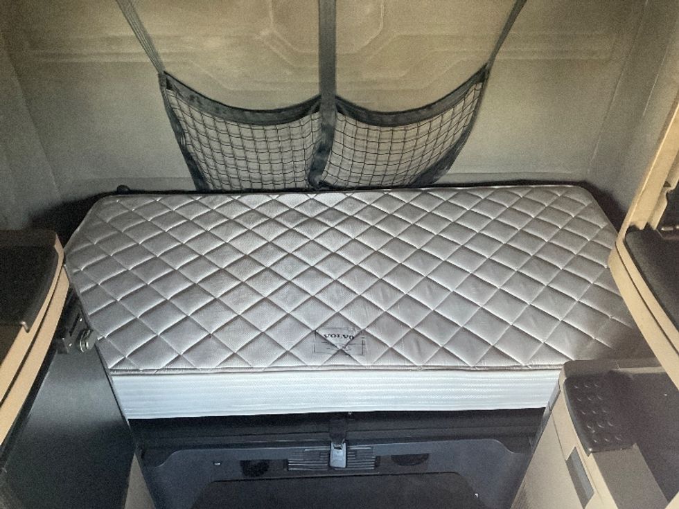 Sleeper Tractor-Heavy Duty Tractors-Freightliner-2020-Cascadia 12564ST-Piqua-OH-561,583\n\t\tmiles-$ 51,500 - Image 17