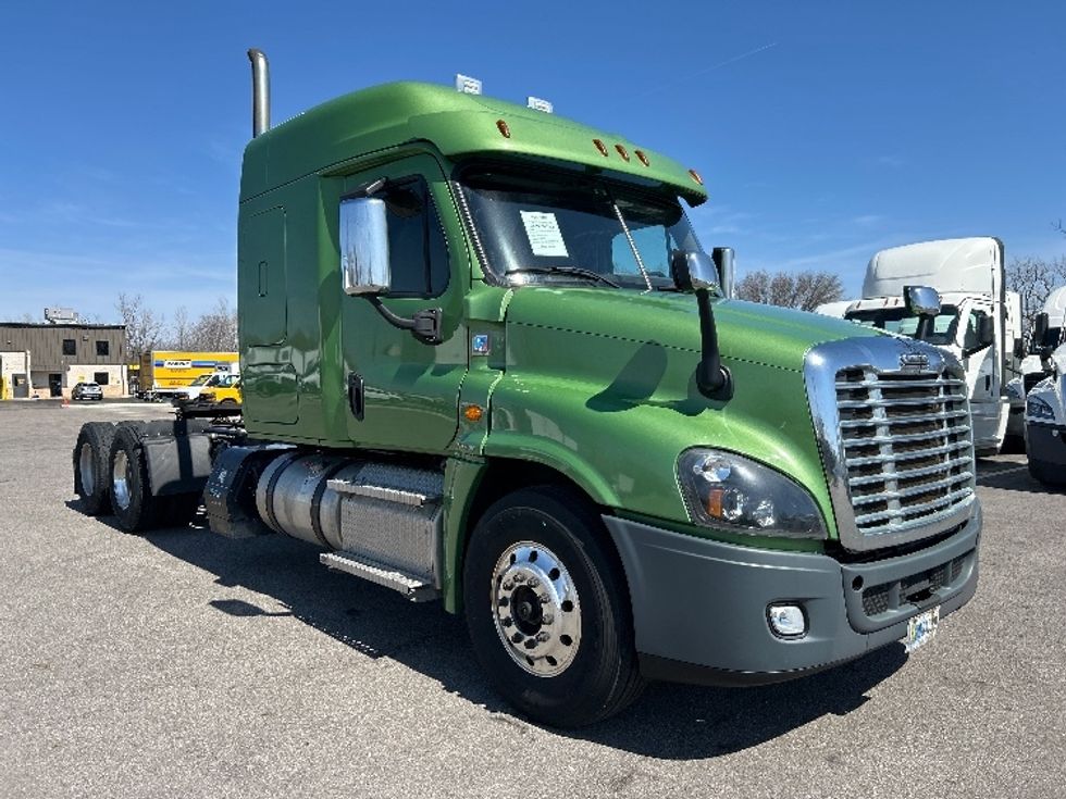 Sleeper Tractor-Heavy Duty Tractors-Freightliner-2020-Cascadia 12564ST-Piqua-OH-578,310\n\t\tmiles-$ 43,750 - Image 1