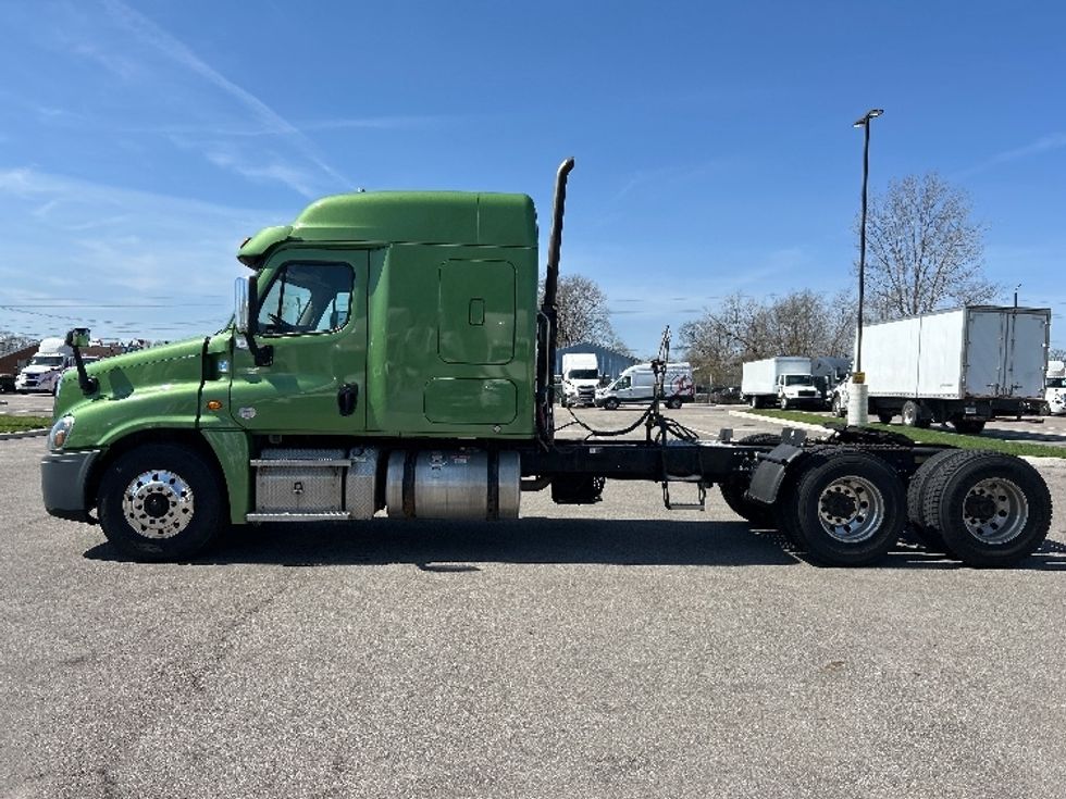 Sleeper Tractor-Heavy Duty Tractors-Freightliner-2020-Cascadia 12564ST-Piqua-OH-578,310\n\t\tmiles-$ 43,750 - Image 4