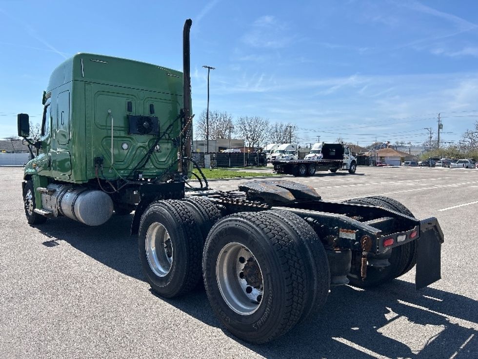 Sleeper Tractor-Heavy Duty Tractors-Freightliner-2020-Cascadia 12564ST-Piqua-OH-578,310\n\t\tmiles-$ 43,750 - Image 5