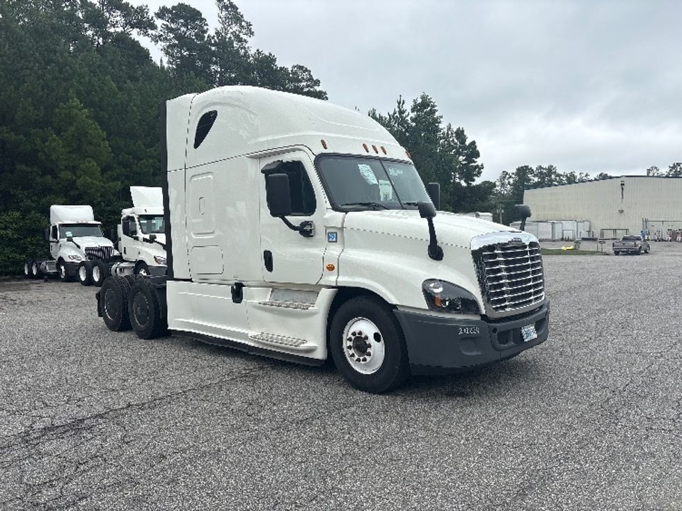 Sleeper Tractor-Heavy Duty Tractors-Freightliner-2020-Cascadia 12564ST-Prince George-VA-392,976\n\t\tmiles-$ 63,750 - Image 1