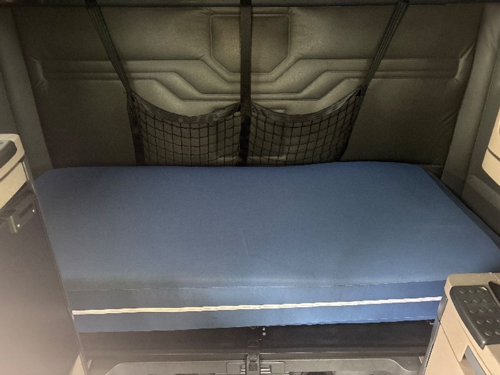 Sleeper Tractor-Heavy Duty Tractors-Freightliner-2020-Cascadia 12564ST-Prince George-VA-392,976\n\t\tmiles-$ 63,750 - Image 16