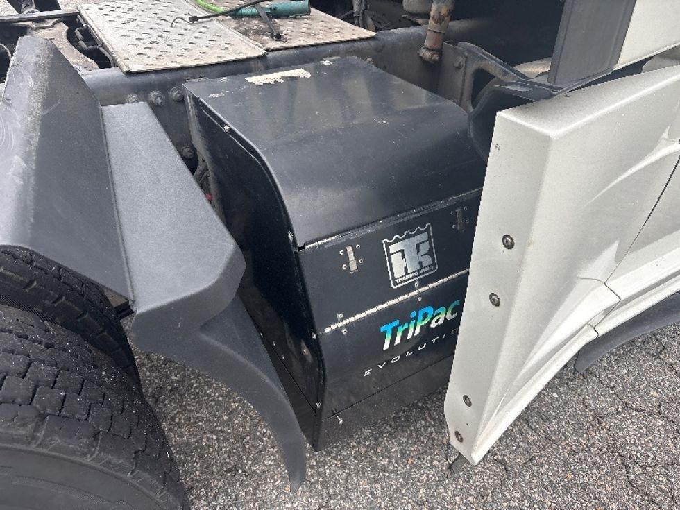 Sleeper Tractor-Heavy Duty Tractors-Freightliner-2020-Cascadia 12564ST-Prince George-VA-392,976\n\t\tmiles-$ 63,750 - Image 22