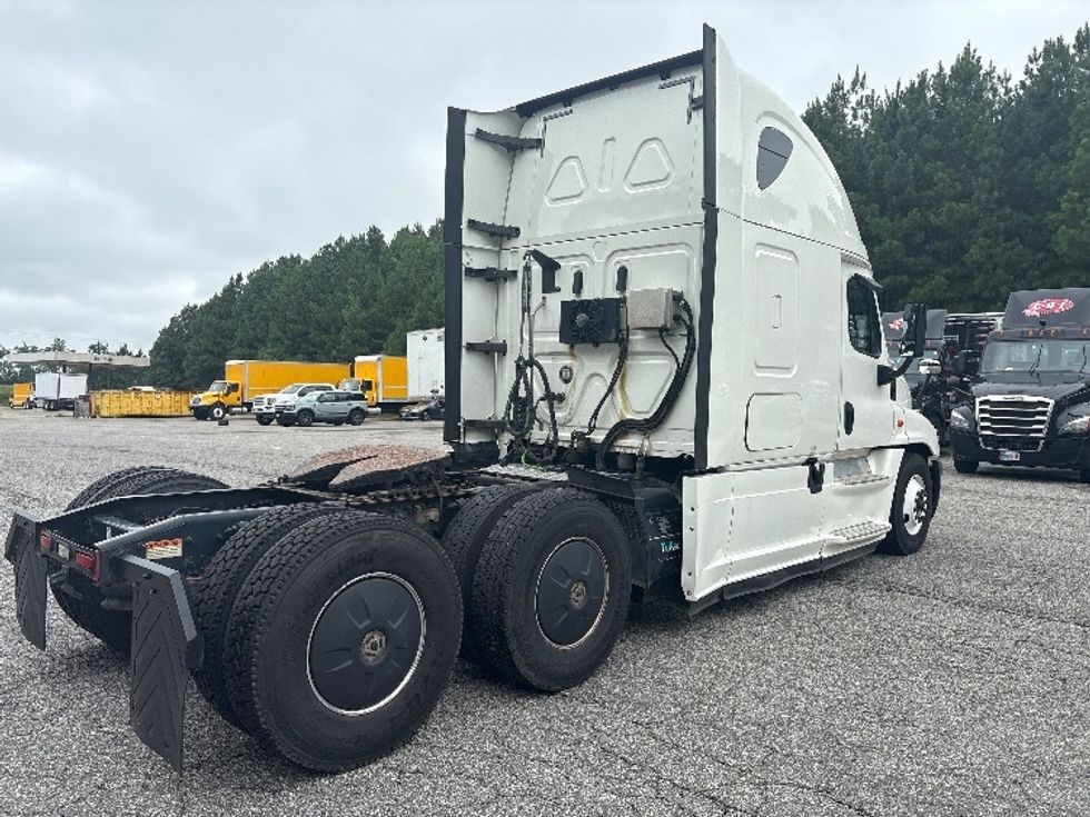 Sleeper Tractor-Heavy Duty Tractors-Freightliner-2020-Cascadia 12564ST-Prince George-VA-392,976\n\t\tmiles-$ 63,750 - Image 7