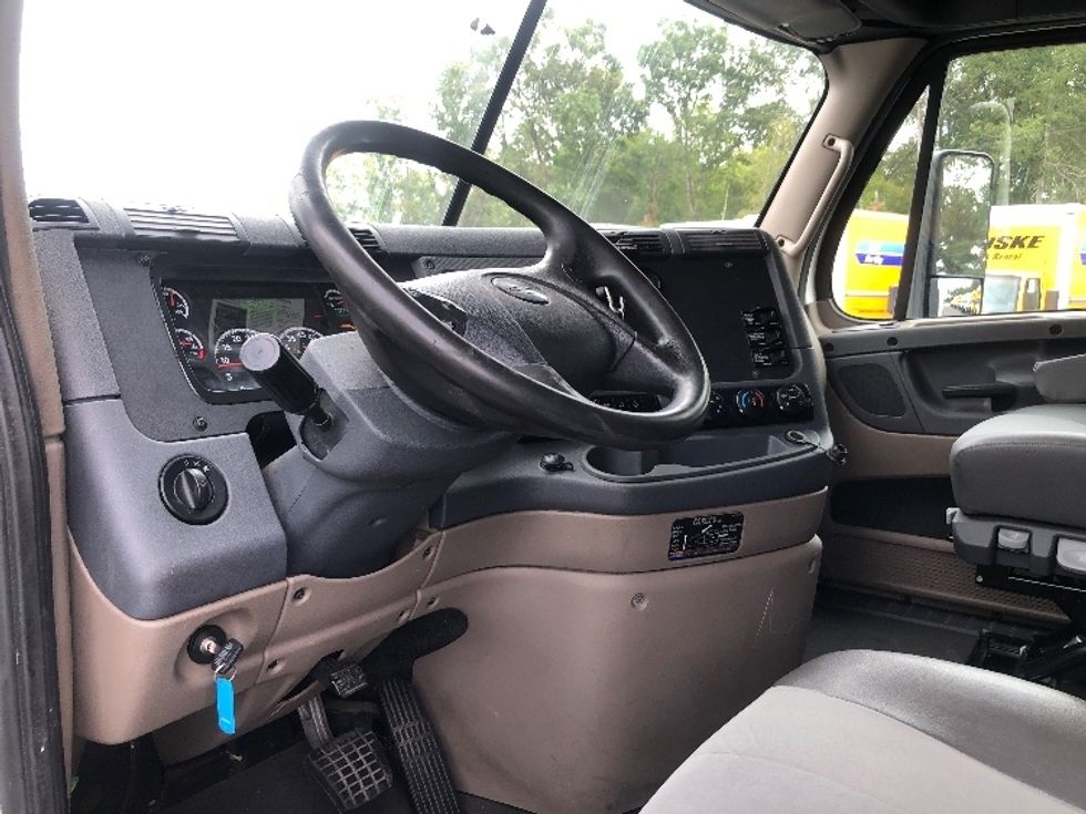 Sleeper Tractor-Heavy Duty Tractors-Freightliner-2020-Cascadia 12564ST-Shreveport-LA-419,721\n\t\tmiles-$ 63,250 - Image 10