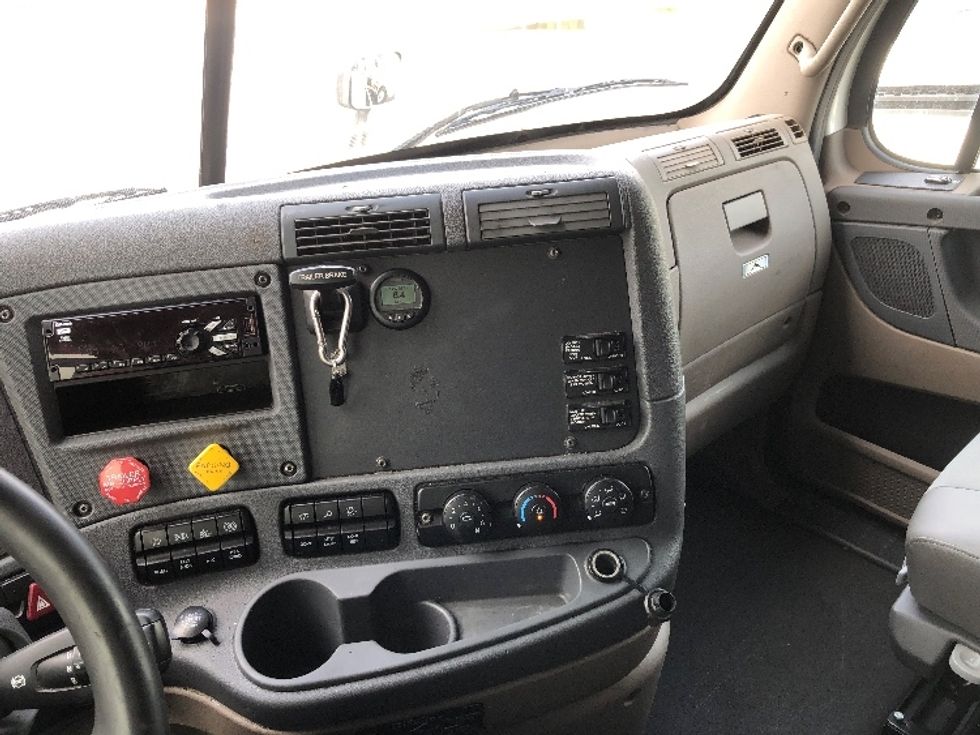 Sleeper Tractor-Heavy Duty Tractors-Freightliner-2020-Cascadia 12564ST-Shreveport-LA-419,721\n\t\tmiles-$ 63,250 - Image 12