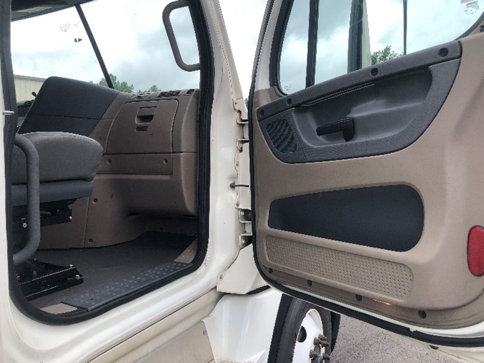 Sleeper Tractor-Heavy Duty Tractors-Freightliner-2020-Cascadia 12564ST-Shreveport-LA-419,721\n\t\tmiles-$ 63,250 - Image 13