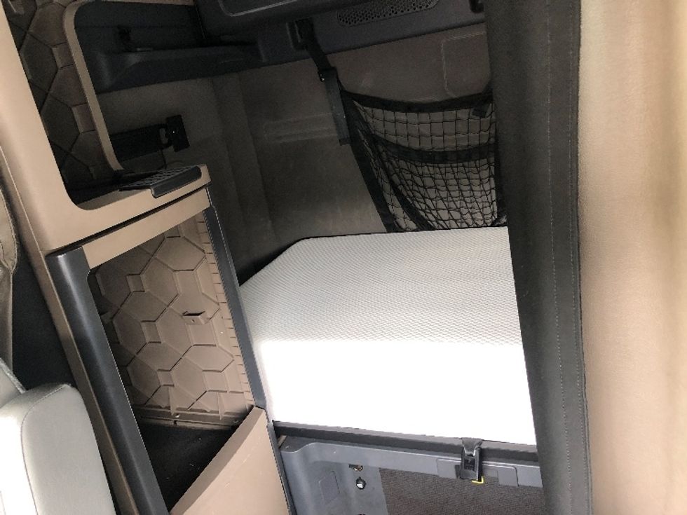 Sleeper Tractor-Heavy Duty Tractors-Freightliner-2020-Cascadia 12564ST-Shreveport-LA-419,721\n\t\tmiles-$ 63,250 - Image 16