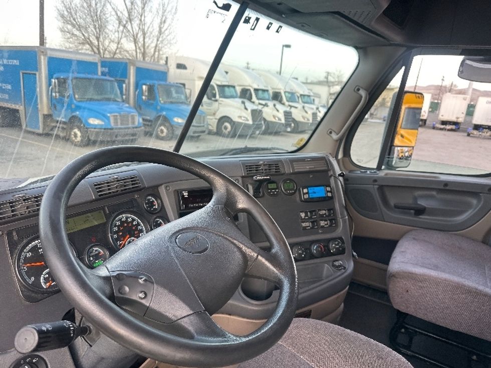 Sleeper Tractor-Heavy Duty Tractors-Freightliner-2020-Cascadia 12564ST-Sparks-NV-466,557\n\t\tmiles-$ 60,750 - Image 10