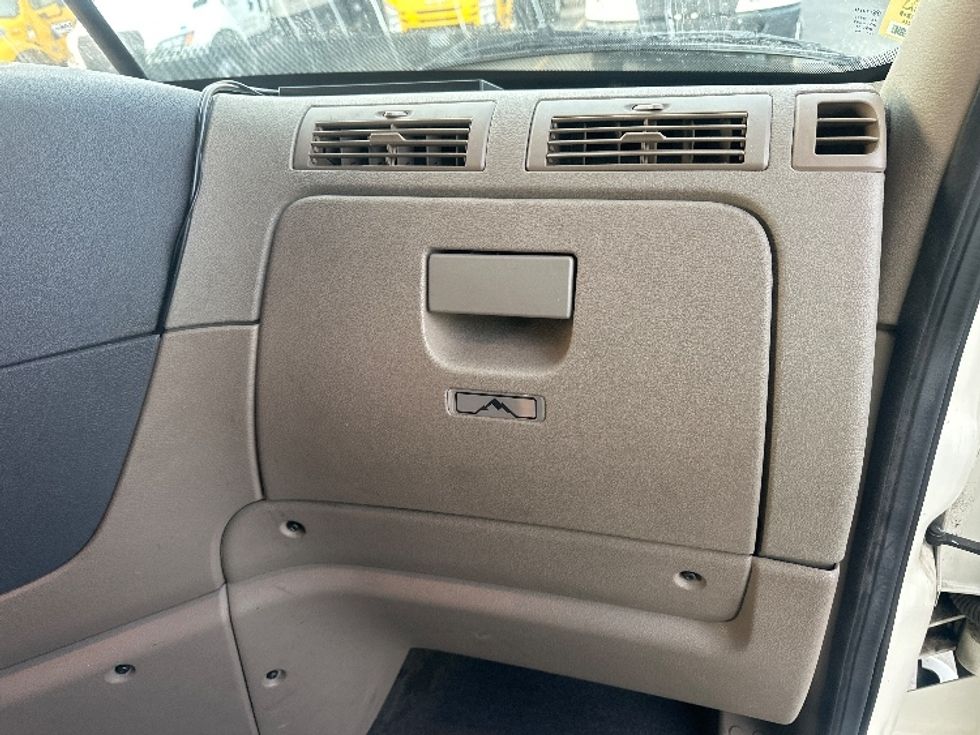 Sleeper Tractor-Heavy Duty Tractors-Freightliner-2020-Cascadia 12564ST-Sparks-NV-466,557\n\t\tmiles-$ 60,750 - Image 14