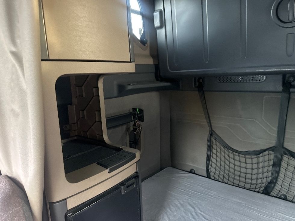Sleeper Tractor-Heavy Duty Tractors-Freightliner-2020-Cascadia 12564ST-Sparks-NV-466,557\n\t\tmiles-$ 60,750 - Image 18