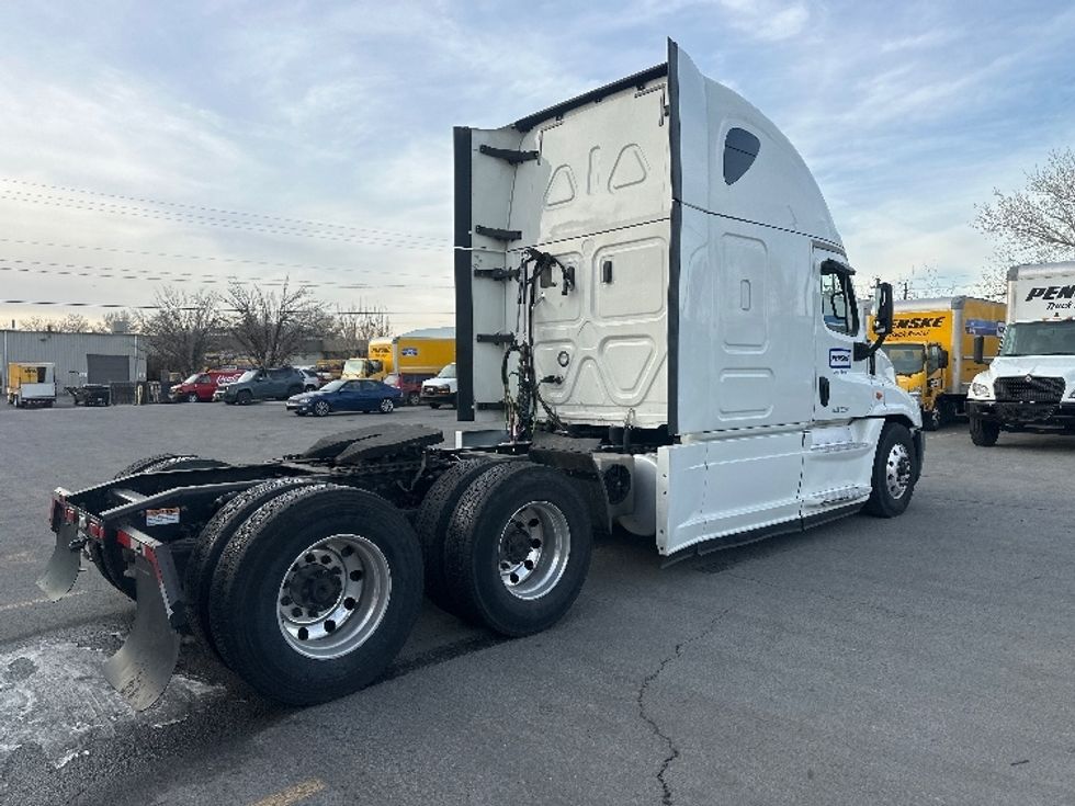 Sleeper Tractor-Heavy Duty Tractors-Freightliner-2020-Cascadia 12564ST-Sparks-NV-466,557\n\t\tmiles-$ 60,750 - Image 7