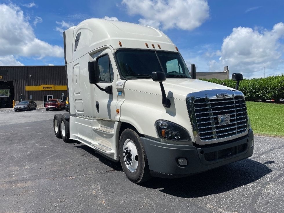 Sleeper Tractor-Heavy Duty Tractors-Freightliner-2020-Cascadia 12564ST-Spartanburg-SC-386,325\n\t\tmiles-$ 58,750 - Image 1
