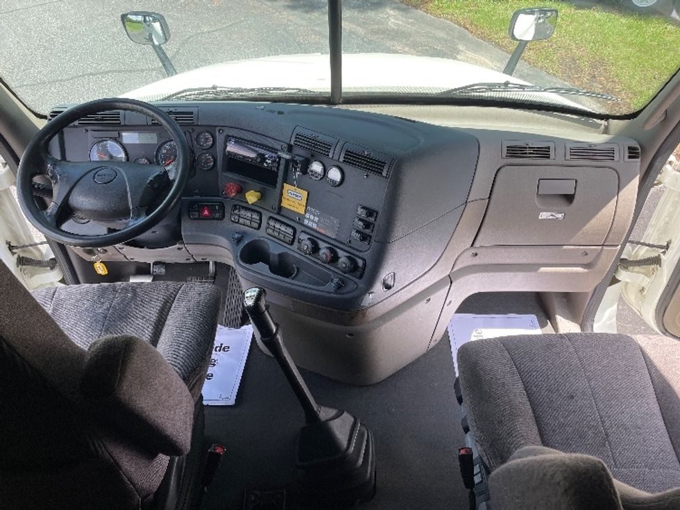 Sleeper Tractor-Heavy Duty Tractors-Freightliner-2020-Cascadia 12564ST-Spartanburg-SC-386,325\n\t\tmiles-$ 58,750 - Image 12