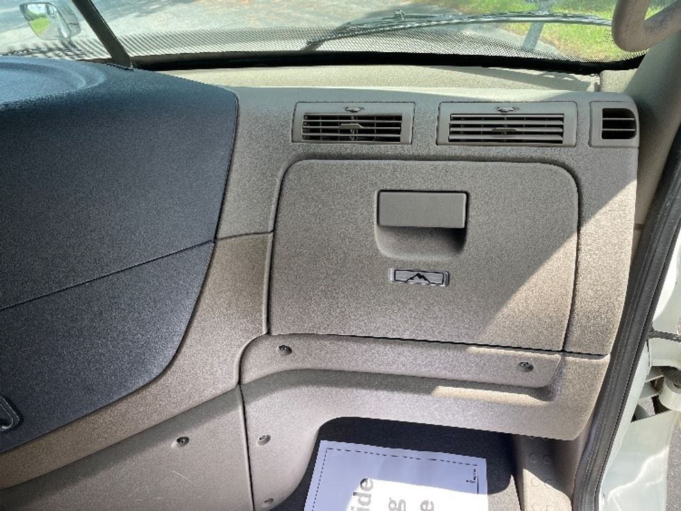 Sleeper Tractor-Heavy Duty Tractors-Freightliner-2020-Cascadia 12564ST-Spartanburg-SC-386,325\n\t\tmiles-$ 58,750 - Image 14