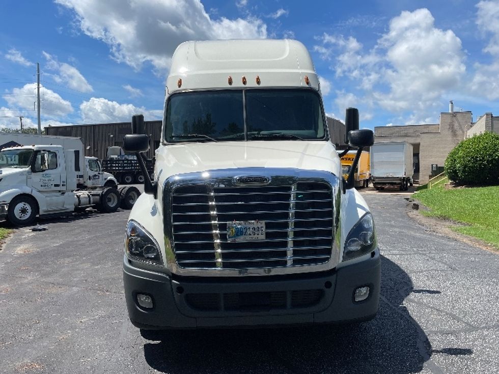 Sleeper Tractor-Heavy Duty Tractors-Freightliner-2020-Cascadia 12564ST-Spartanburg-SC-386,325\n\t\tmiles-$ 58,750 - Image 2