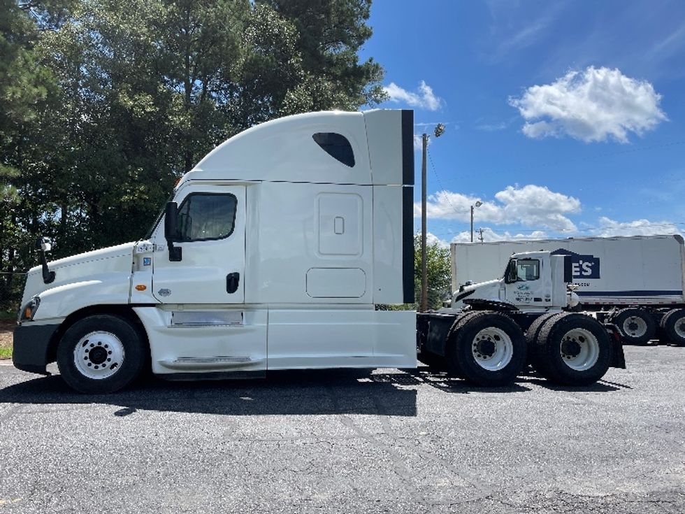 Sleeper Tractor-Heavy Duty Tractors-Freightliner-2020-Cascadia 12564ST-Spartanburg-SC-386,325\n\t\tmiles-$ 58,750 - Image 4