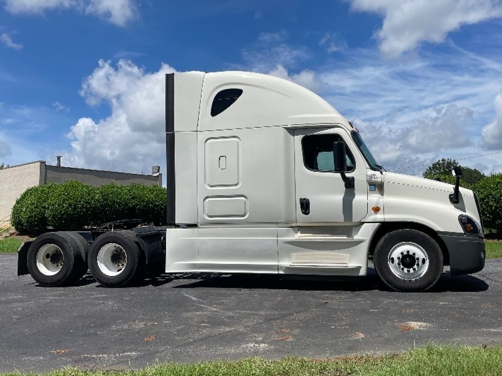 Sleeper Tractor-Heavy Duty Tractors-Freightliner-2020-Cascadia 12564ST-Spartanburg-SC-386,325\n\t\tmiles-$ 58,750 - Image 8