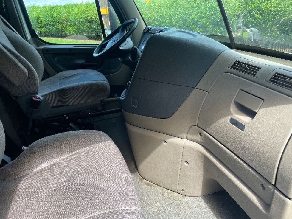 Sleeper Tractor-Heavy Duty Tractors-Freightliner-2020-Cascadia 12564ST-Spartanburg-SC-503,999\n\t\tmiles-$ 54,250 - Image 15