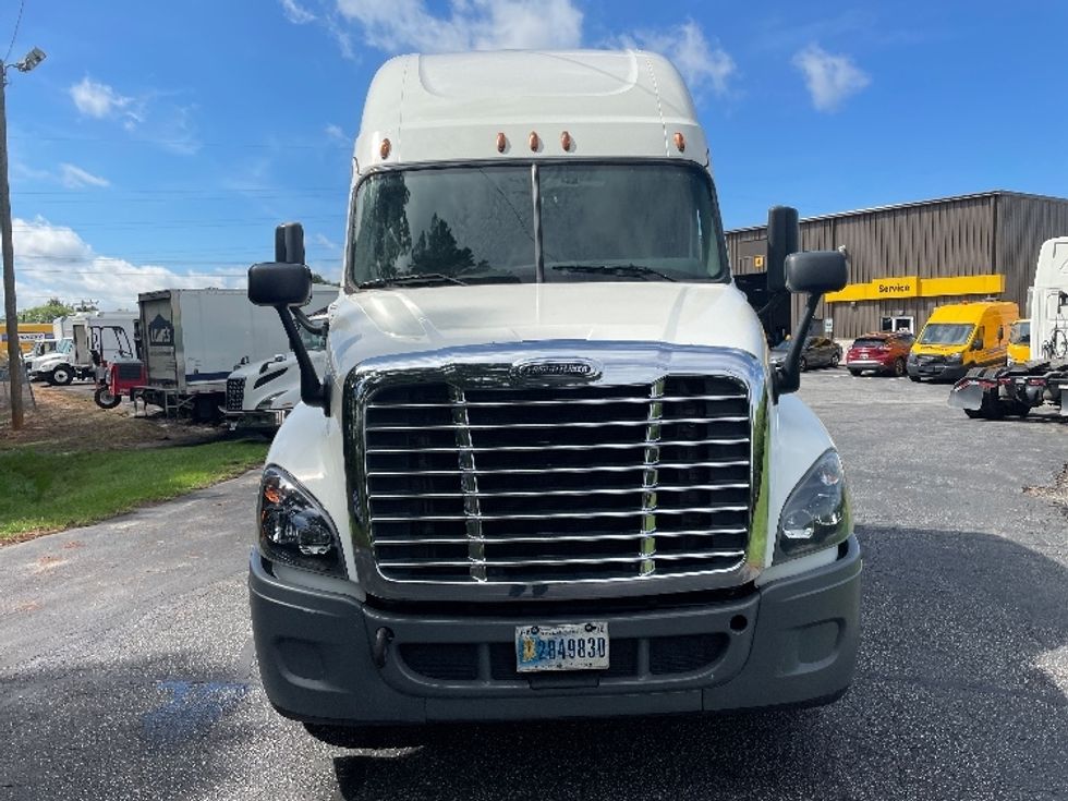 Sleeper Tractor-Heavy Duty Tractors-Freightliner-2020-Cascadia 12564ST-Spartanburg-SC-503,999\n\t\tmiles-$ 54,250 - Image 2