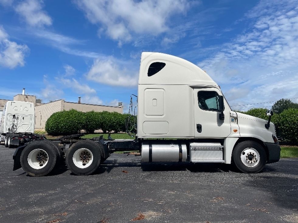 Sleeper Tractor-Heavy Duty Tractors-Freightliner-2020-Cascadia 12564ST-Spartanburg-SC-503,999\n\t\tmiles-$ 54,250 - Image 8