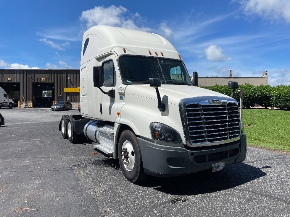 Sleeper Tractor-Heavy Duty Tractors-Freightliner-2020-Cascadia 12564ST-Spartanburg-SC-540,753\n\t\tmiles-$ 51,000 - Image 1