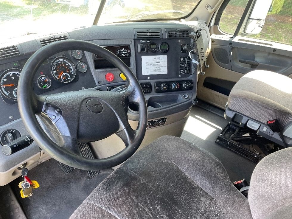 Sleeper Tractor-Heavy Duty Tractors-Freightliner-2020-Cascadia 12564ST-Spartanburg-SC-540,753\n\t\tmiles-$ 51,000 - Image 10