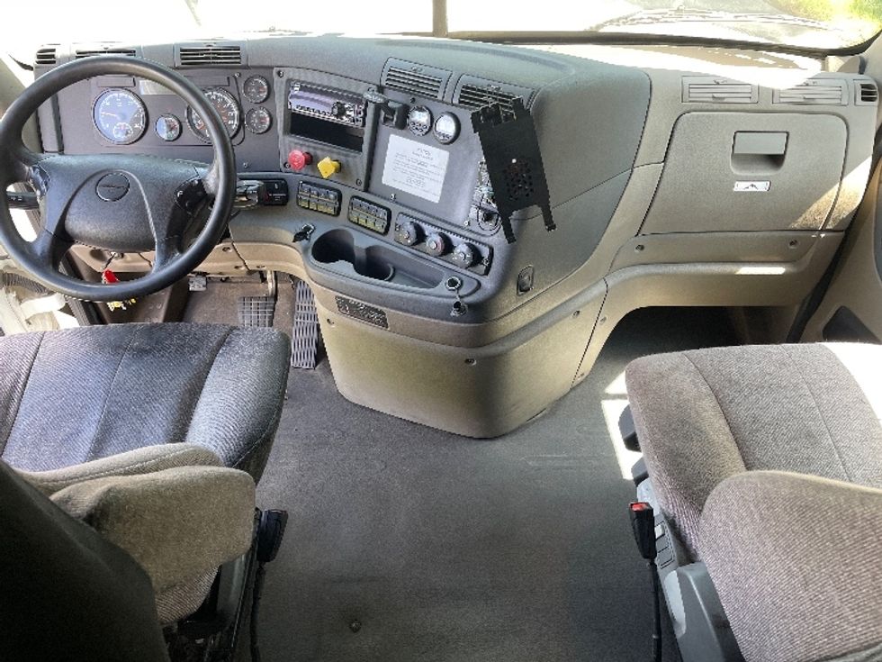 Sleeper Tractor-Heavy Duty Tractors-Freightliner-2020-Cascadia 12564ST-Spartanburg-SC-540,753\n\t\tmiles-$ 51,000 - Image 12