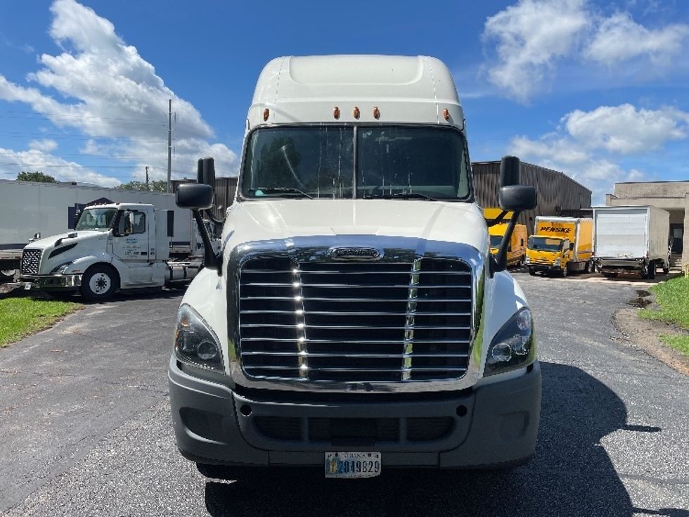 Sleeper Tractor-Heavy Duty Tractors-Freightliner-2020-Cascadia 12564ST-Spartanburg-SC-540,753\n\t\tmiles-$ 51,000 - Image 2