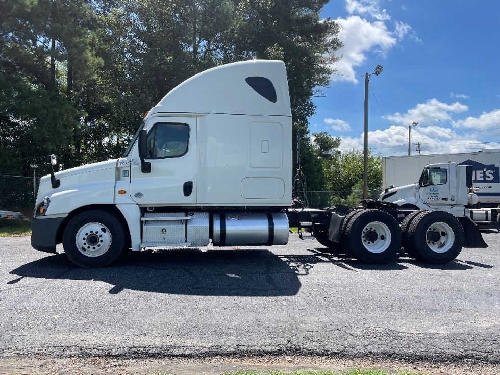 Sleeper Tractor-Heavy Duty Tractors-Freightliner-2020-Cascadia 12564ST-Spartanburg-SC-540,753\n\t\tmiles-$ 51,000 - Image 4