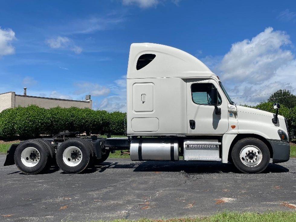 Sleeper Tractor-Heavy Duty Tractors-Freightliner-2020-Cascadia 12564ST-Spartanburg-SC-540,753\n\t\tmiles-$ 51,000 - Image 8