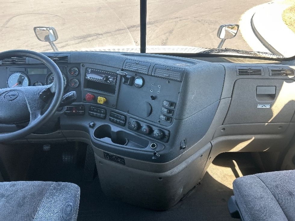 Sleeper Tractor-Heavy Duty Tractors-Freightliner-2020-Cascadia 12564ST-Stockton-CA-532,126\n\t\tmiles-$ 45,750 - Image 12
