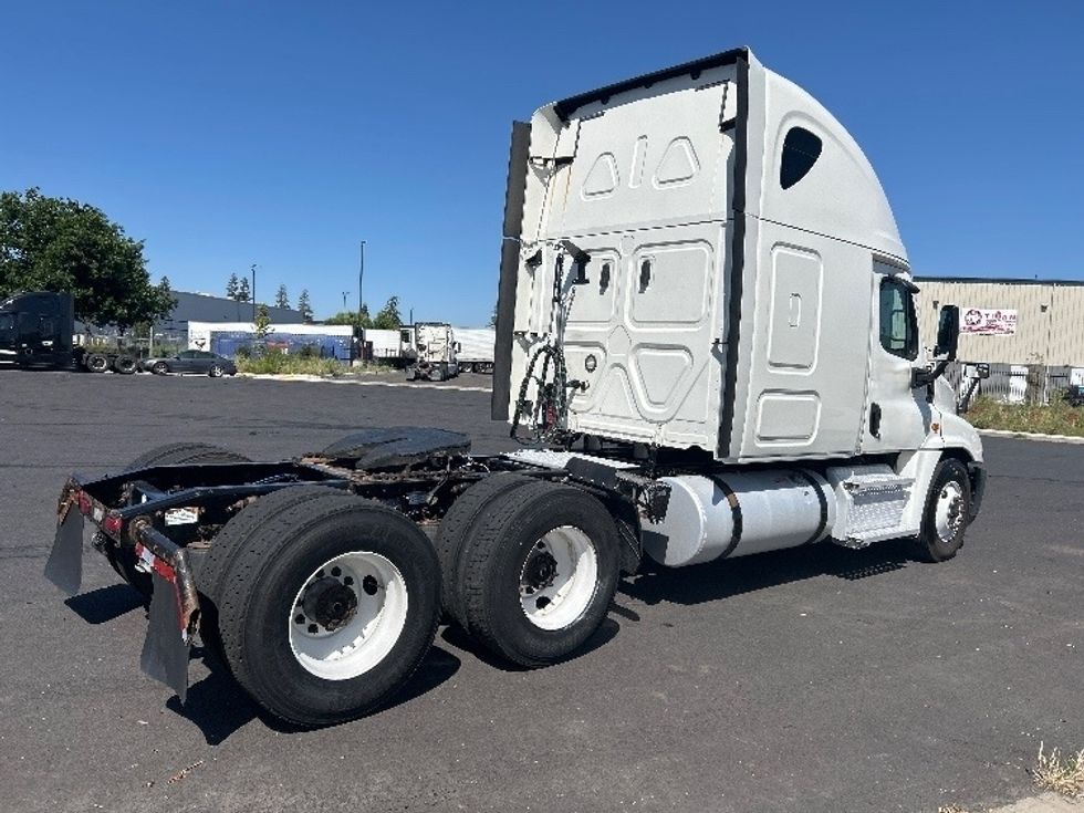 Sleeper Tractor-Heavy Duty Tractors-Freightliner-2020-Cascadia 12564ST-Stockton-CA-532,126\n\t\tmiles-$ 45,750 - Image 5