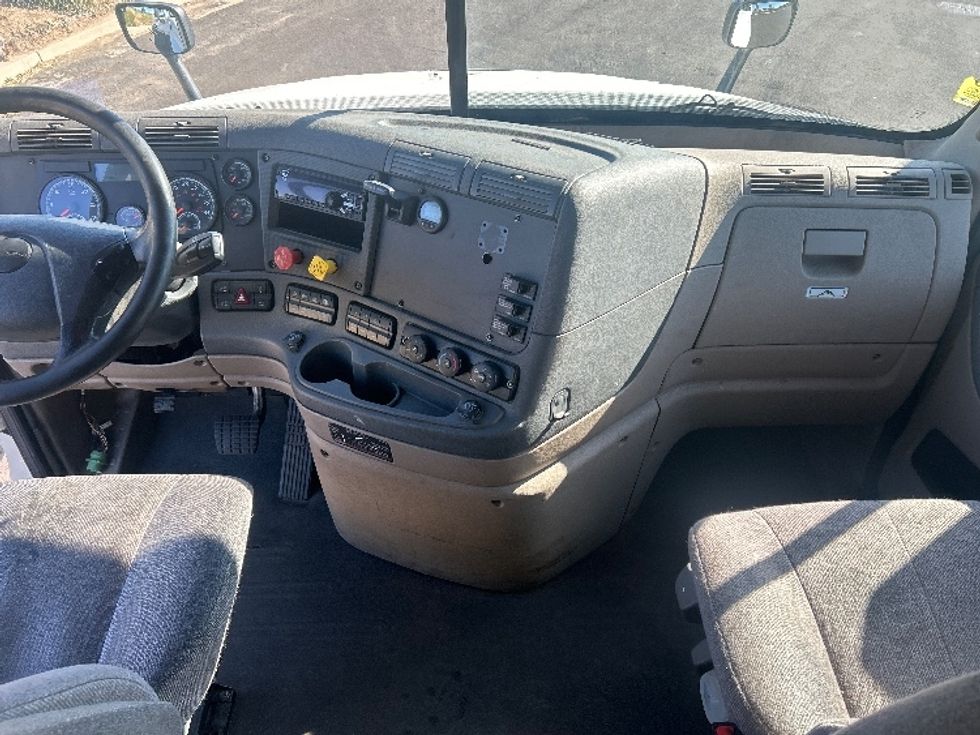 Sleeper Tractor-Heavy Duty Tractors-Freightliner-2020-Cascadia 12564ST-Stockton-CA-657,951\n\t\tmiles-$ 41,750 - Image 10
