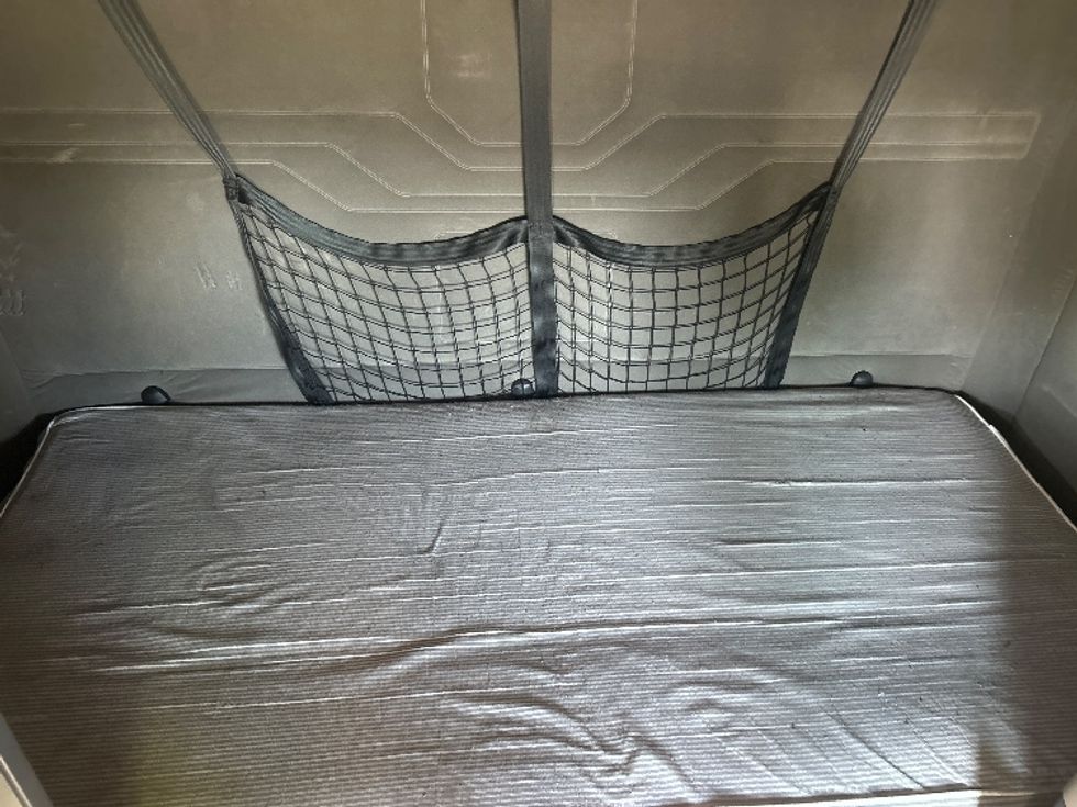 Sleeper Tractor-Heavy Duty Tractors-Freightliner-2020-Cascadia 12564ST-Stockton-CA-657,951\n\t\tmiles-$ 41,750 - Image 15
