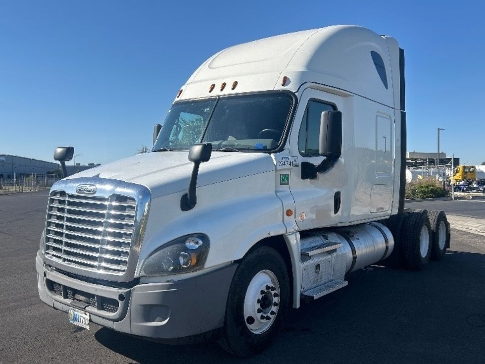 Sleeper Tractor-Heavy Duty Tractors-Freightliner-2020-Cascadia 12564ST-Stockton-CA-657,951\n\t\tmiles-$ 41,750 - Image 20