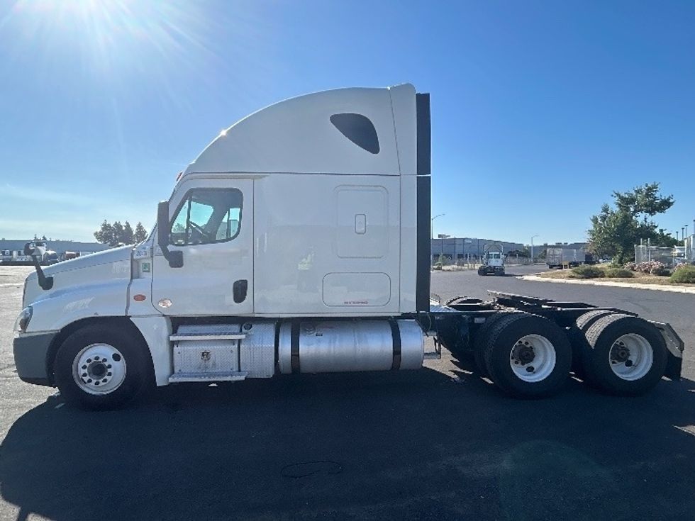 Sleeper Tractor-Heavy Duty Tractors-Freightliner-2020-Cascadia 12564ST-Stockton-CA-657,951\n\t\tmiles-$ 41,750 - Image 21
