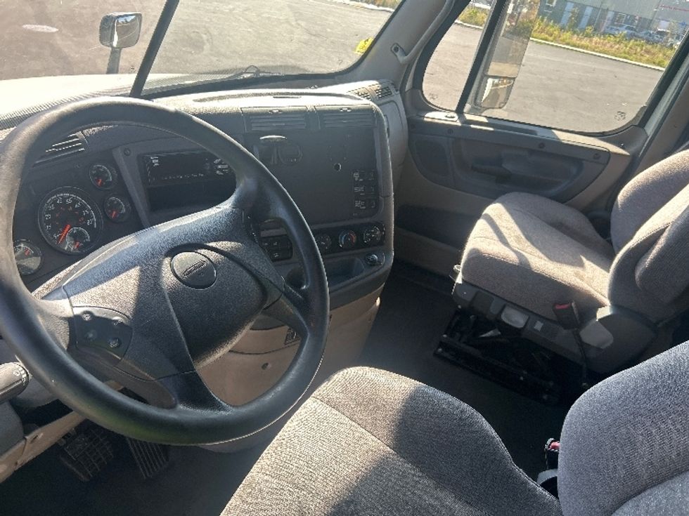 Sleeper Tractor-Heavy Duty Tractors-Freightliner-2020-Cascadia 12564ST-Stockton-CA-657,951\n\t\tmiles-$ 41,750 - Image 8