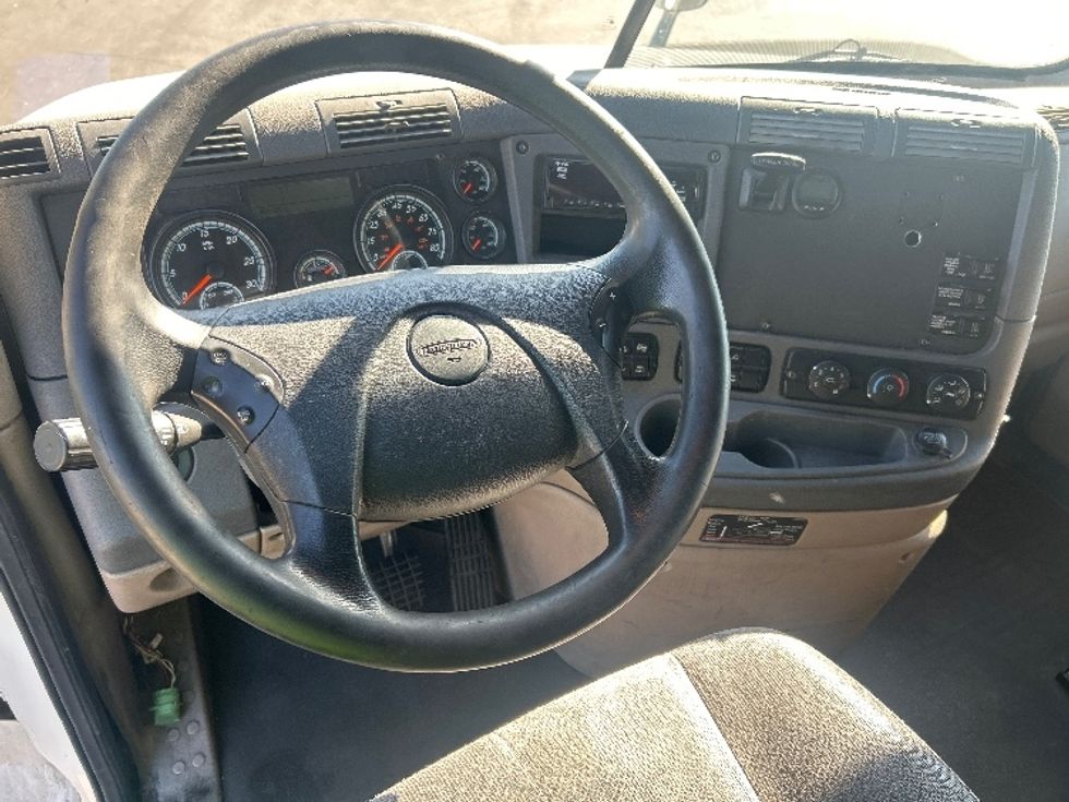 Sleeper Tractor-Heavy Duty Tractors-Freightliner-2020-Cascadia 12564ST-Stockton-CA-657,951\n\t\tmiles-$ 41,750 - Image 9