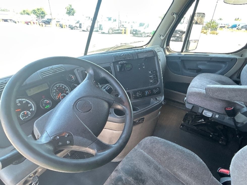 Sleeper Tractor-Heavy Duty Tractors-Freightliner-2020-Cascadia 12564ST-Stockton-CA-663,248\n\t\tmiles-$ 40,250 - Image 10