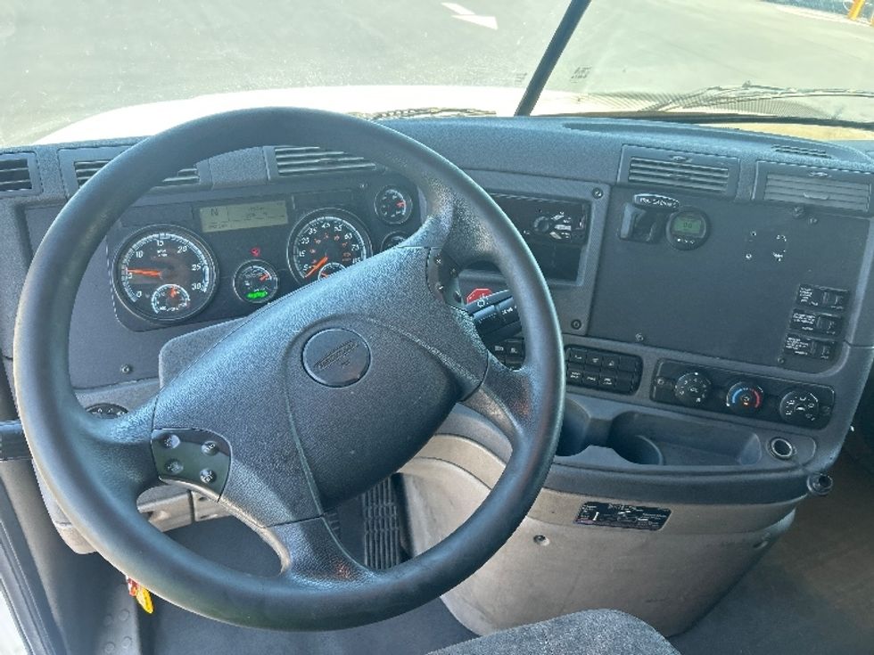 Sleeper Tractor-Heavy Duty Tractors-Freightliner-2020-Cascadia 12564ST-Stockton-CA-663,248\n\t\tmiles-$ 40,250 - Image 11