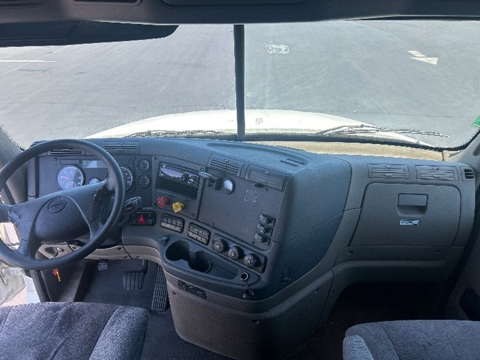 Sleeper Tractor-Heavy Duty Tractors-Freightliner-2020-Cascadia 12564ST-Stockton-CA-663,248\n\t\tmiles-$ 40,250 - Image 12